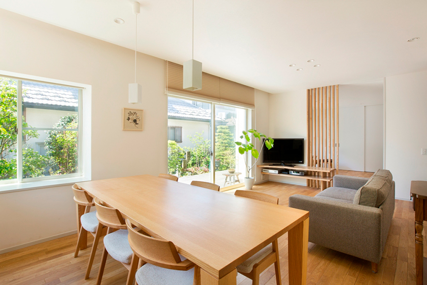 アクティブに暮らしを楽しむシニア世代の家・リビングダイニング画像