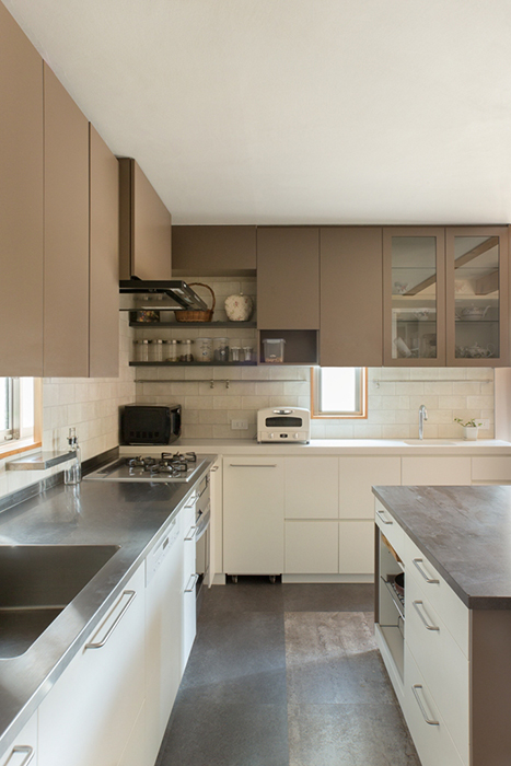 家族ひとり一人を大切にする家・リビングダイニングキッチン画像