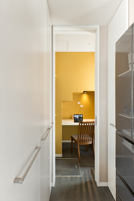 家族ひとり一人を大切にする家・妻のワークスペース画像