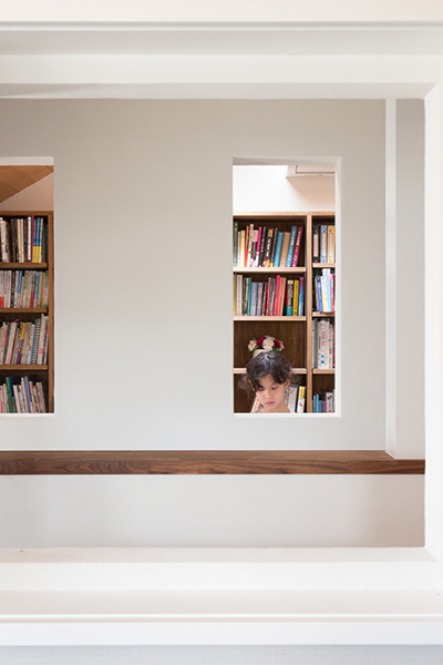 家族ひとり一人を大切にする家・ライブラリー画像