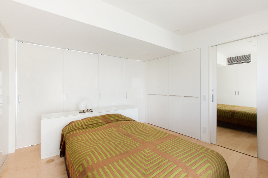 シニアのひとり暮らしワンルームスタイルの快適な住まい寝室画像